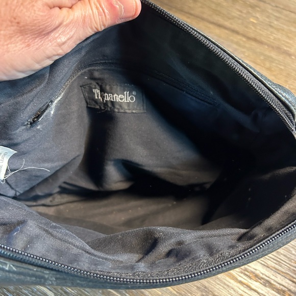 Tignanello genuine leather multi pocket crossbody 12x9 - Picture 9 of 9